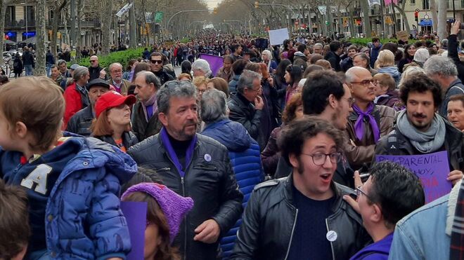 Manifestantes en Barcelona este 8M.