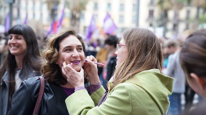 La alcaldesa de Barcelona, Ada Colau, en la manifestación del 8M.