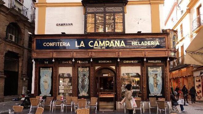 Confitería La Campana, temporalmente cerrada por la crisis.
