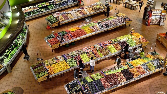 En plena cuarentena, los supermercados le ganan la partida a las grandes superficies..