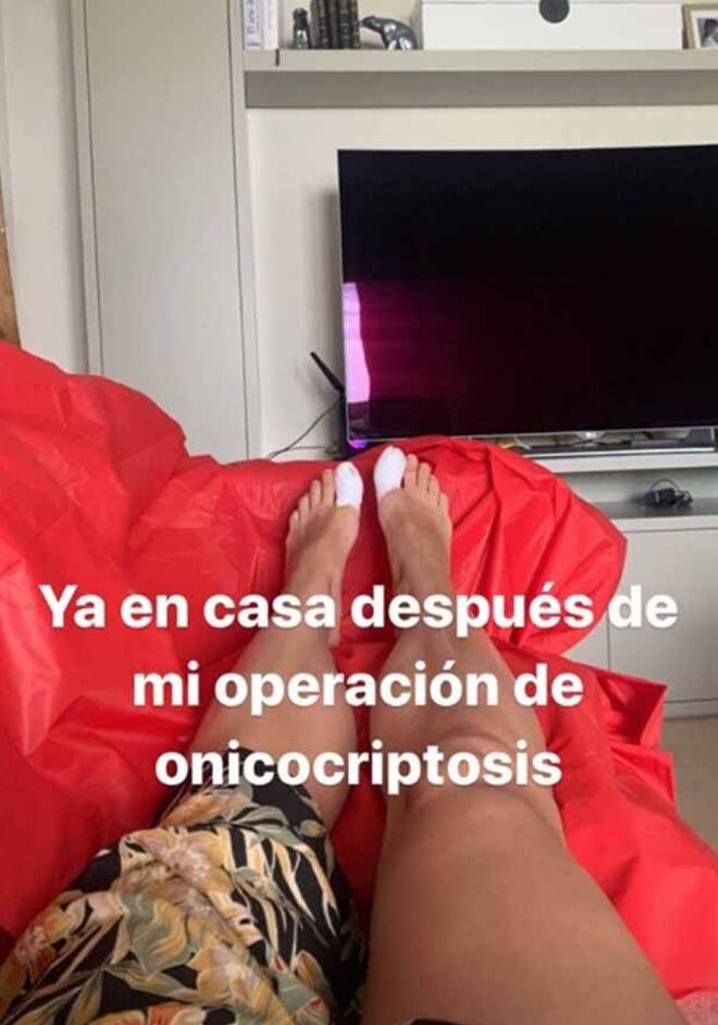 Alba Carrillo muestra el resultado de su operación