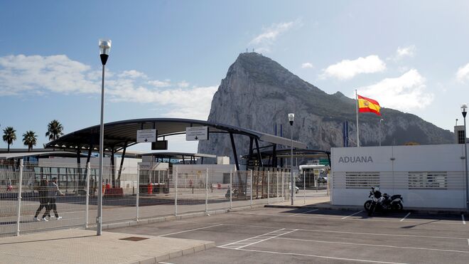 Panorámica de Gibraltar desde el lado español de la Verja.