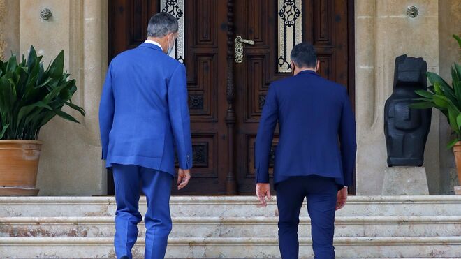 El rey Felipe VI y el presidente del Gobierno, Pedro Sánchez en Palma de Mallorca