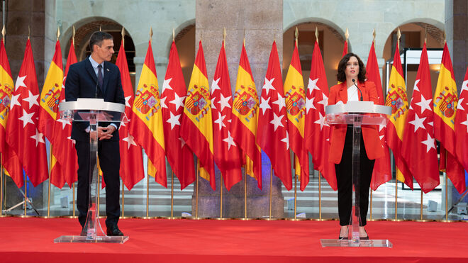 El presidente del Gobierno, Pedro Sánchez, y la presidenta de Madrid, Isabel Díaz Ayuso.