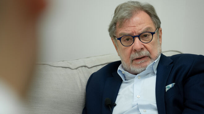 Juan Luis Cebrián en la entrevista con Vozpópuli