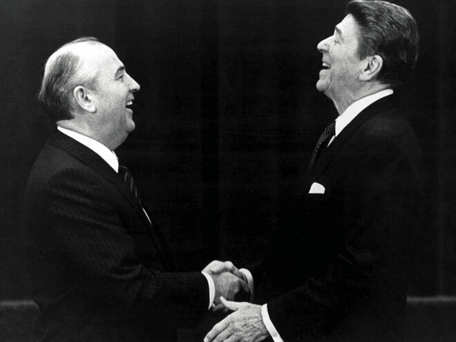 Reagan y Gorvachov.