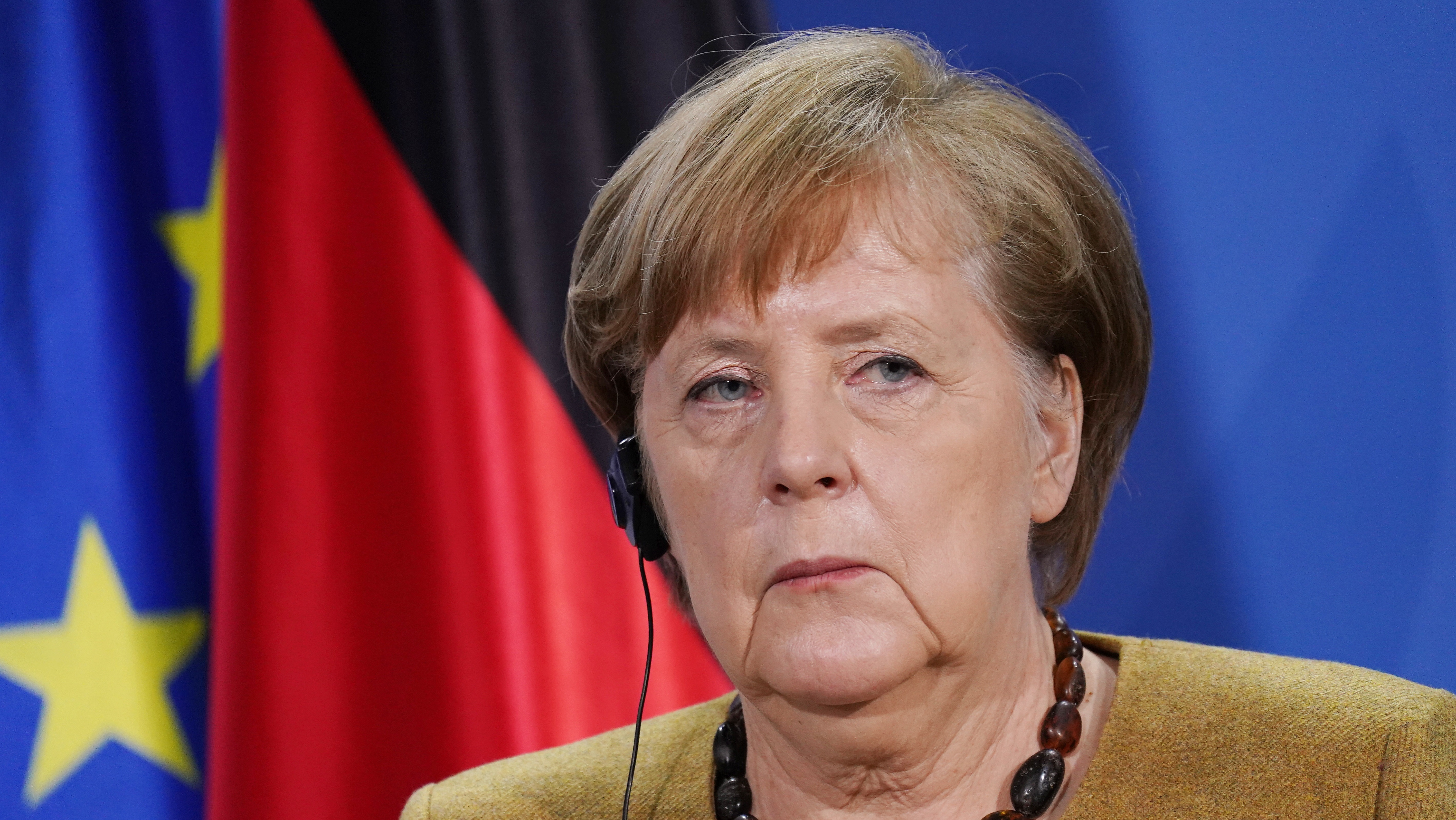 Merkel aboga por prolongar cierre de la vida pública hasta marzo