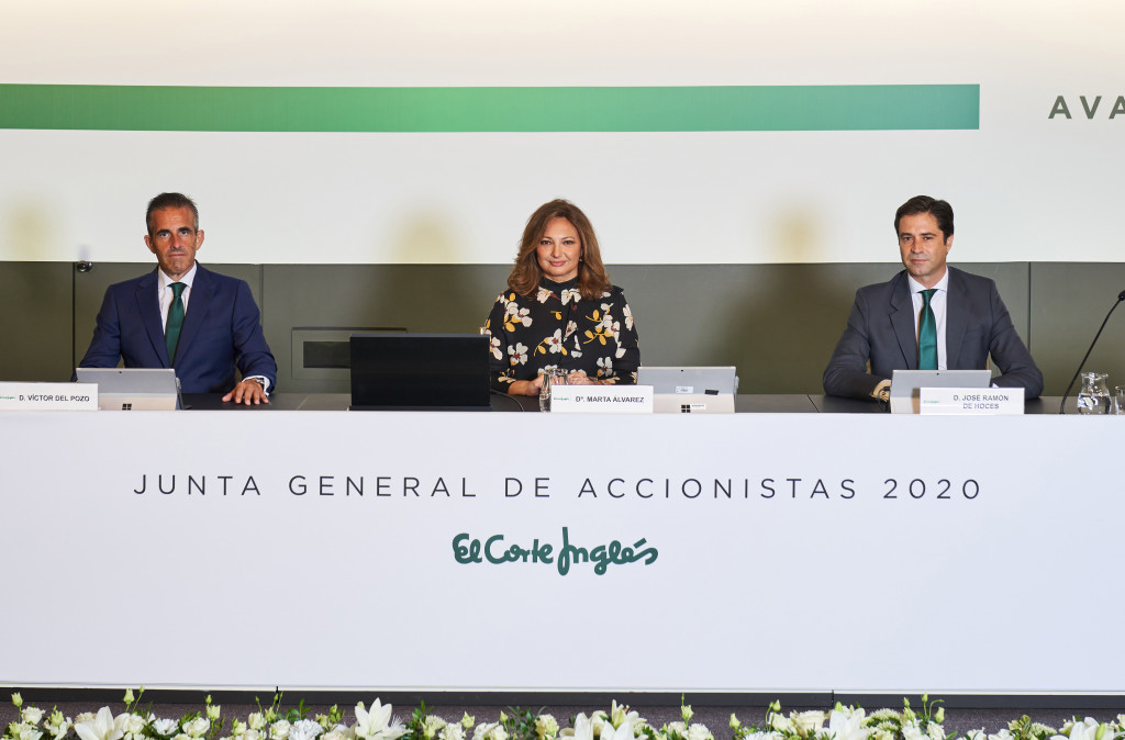 Víctor del Pozo, consejero delegado de El Corte Inglés, la presidenta Marta Álvarez y el director jurídico y secretario del consejo José Ramón de Hoces