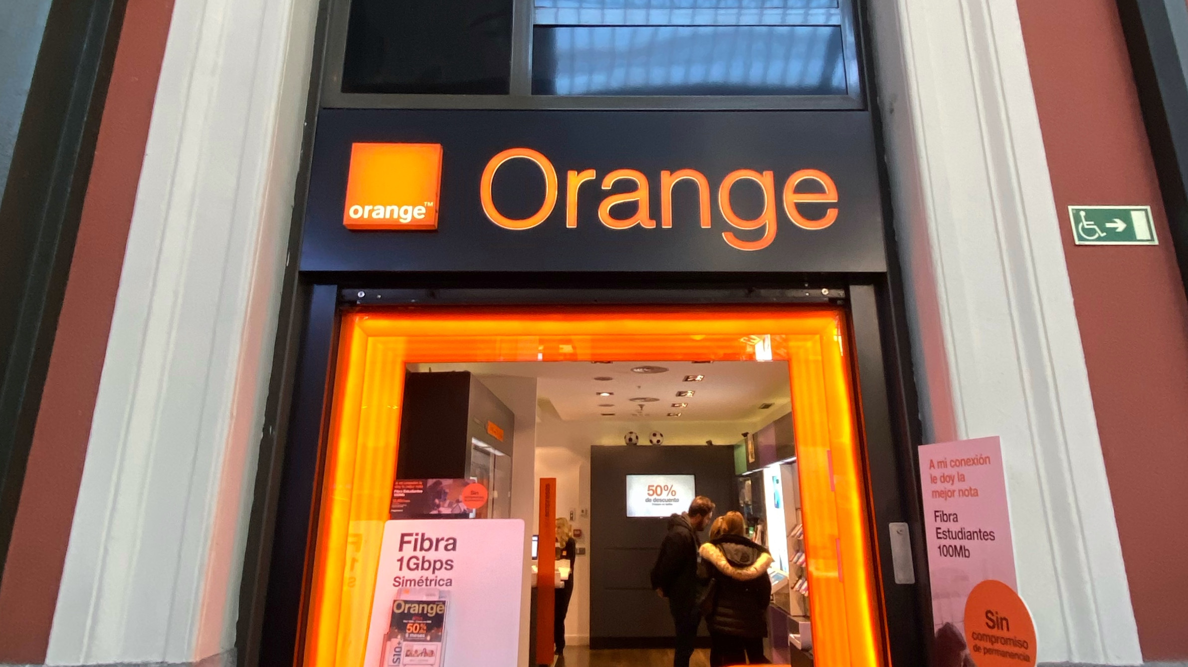Exterior de una tienda de la compañía telefónica Orange.