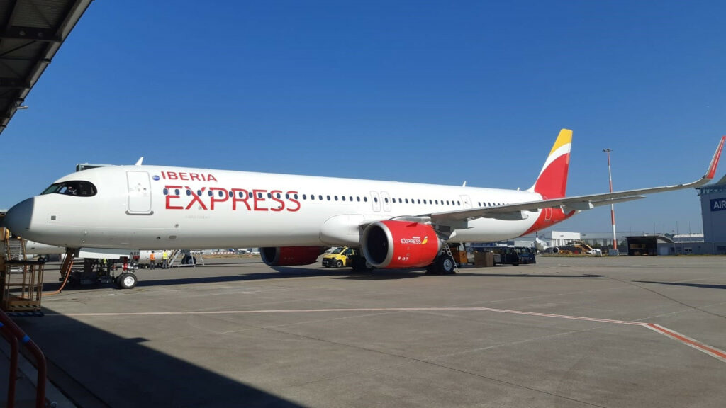 Una huelga de tripulantes afectara a Iberia Express del 28 de agosto al 6 de septiembre