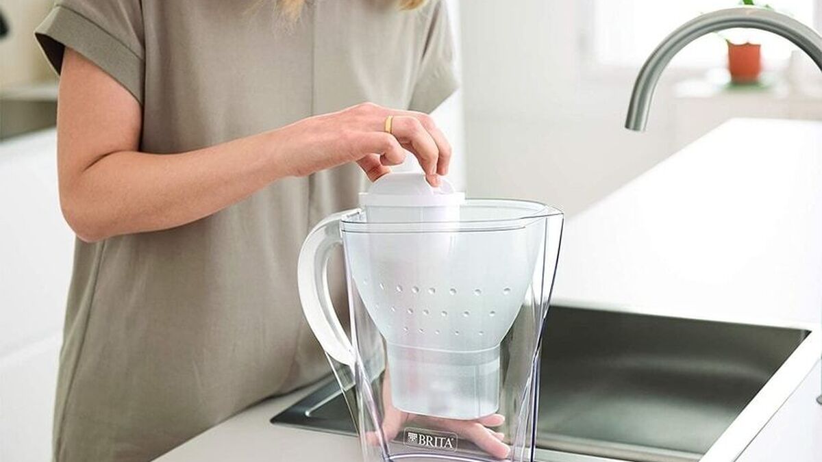 Beneficios de beber agua de una jarra Brita