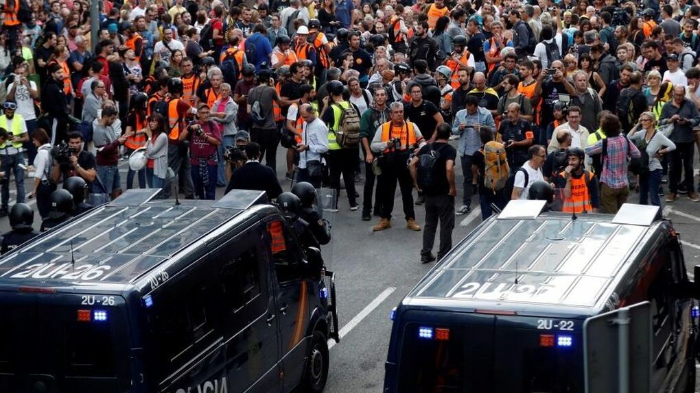 Policías denuncian a dos medios catalanes por llamarles nazis y fuerzas de ocupación