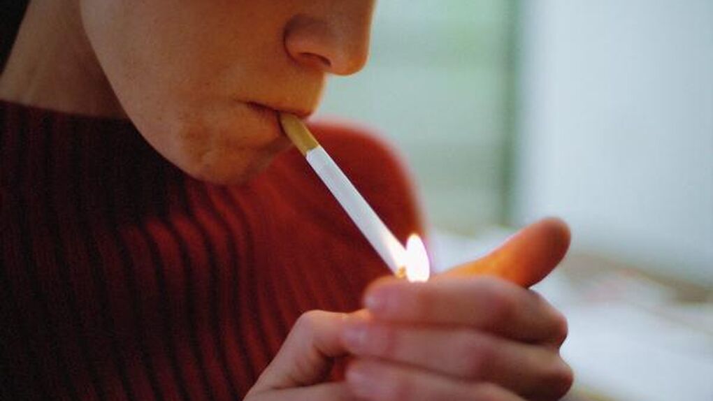 Adiós al tabaco: Nueva Zelanda prohibirá a los nacidos después de 2008 comprar cigarrillos