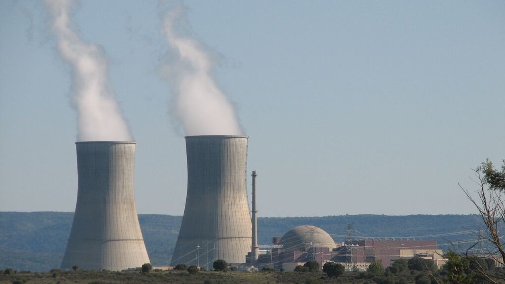 Energía nuclear, desarrollo económico y democracia