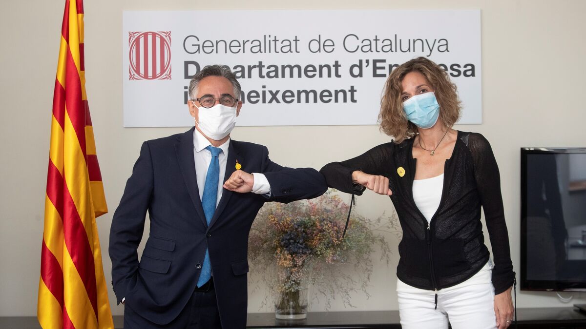 El sector liberal de Junts envidia a Ayuso y acusa a ERC por cerrar los bares en Cataluña