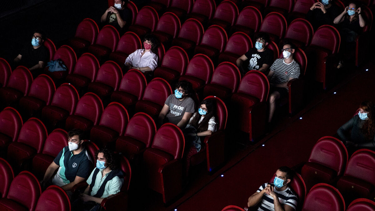 Los cines, entre la amenaza de cierre y la incertidumbre por la pandemia - Vozpópuli