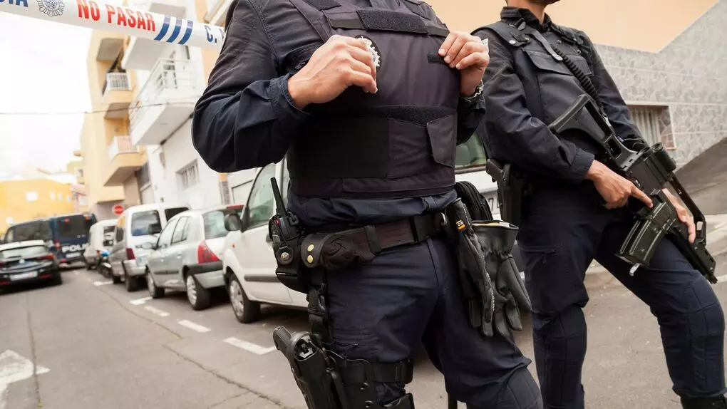 Calor asfixiante: los problemas de los chalecos antibalas de la Policía verano