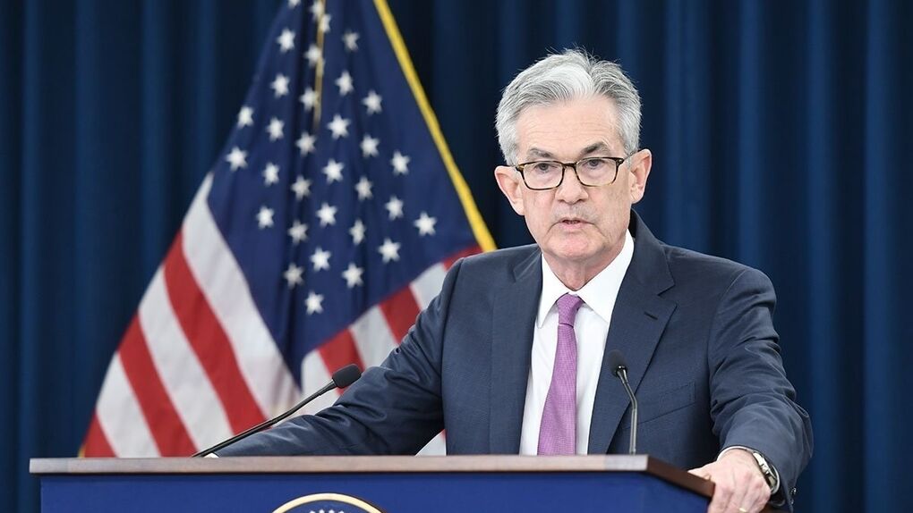 La Fed advierte de los riesgos que conlleva la variante ómicron.