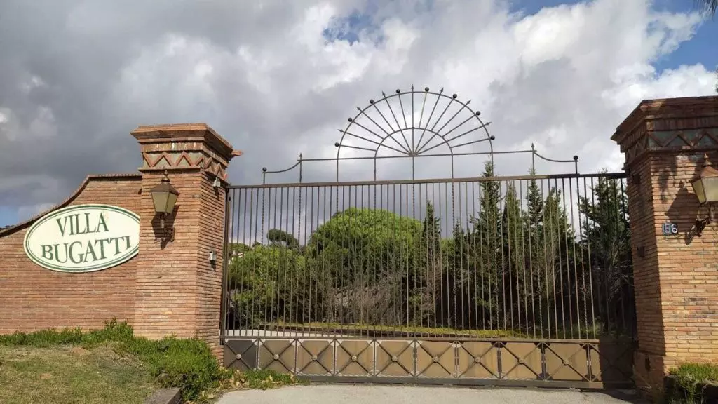 El 'procés' y la recalificación de la lujosa Villa Bugatti: un delito no ambistiable