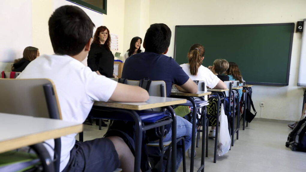 Los gastos escolares por hijo ascenderán este año a 2.186 euros, según la OCU