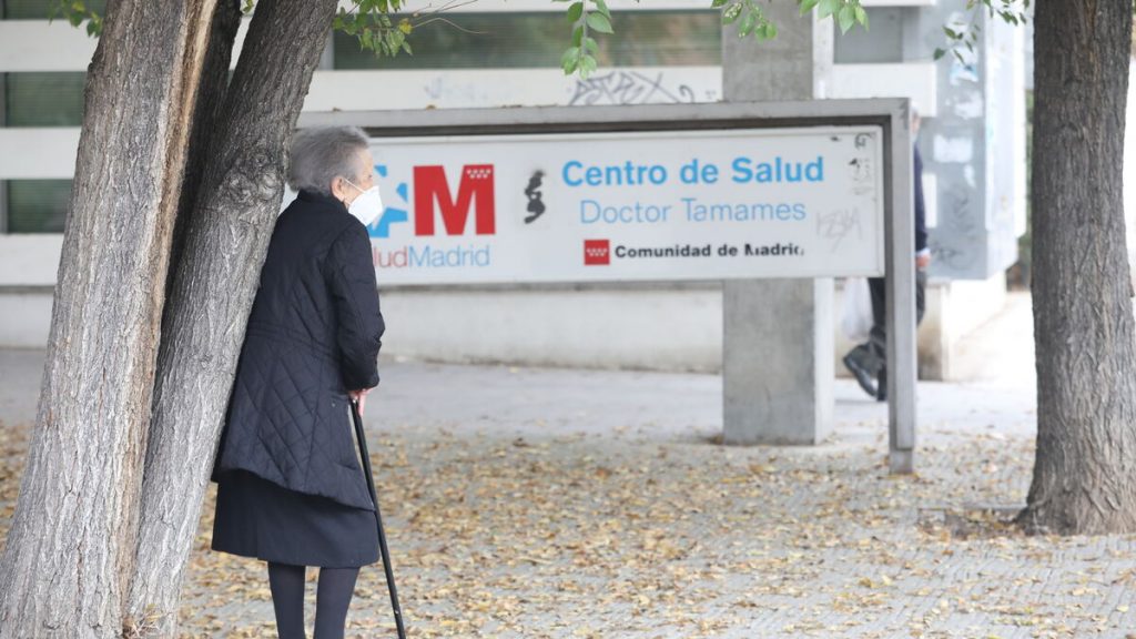 Salario del médico de Familia: Cataluña la que menos paga (33.000), Murcia la que más (42.000)