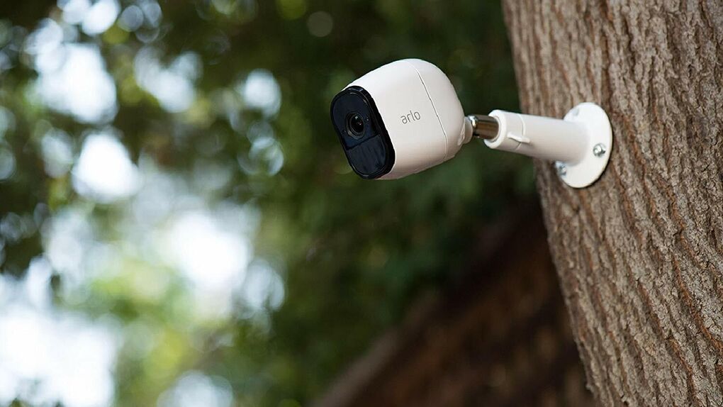Esta cámara de vigilancia para exteriores no necesita cables, y
