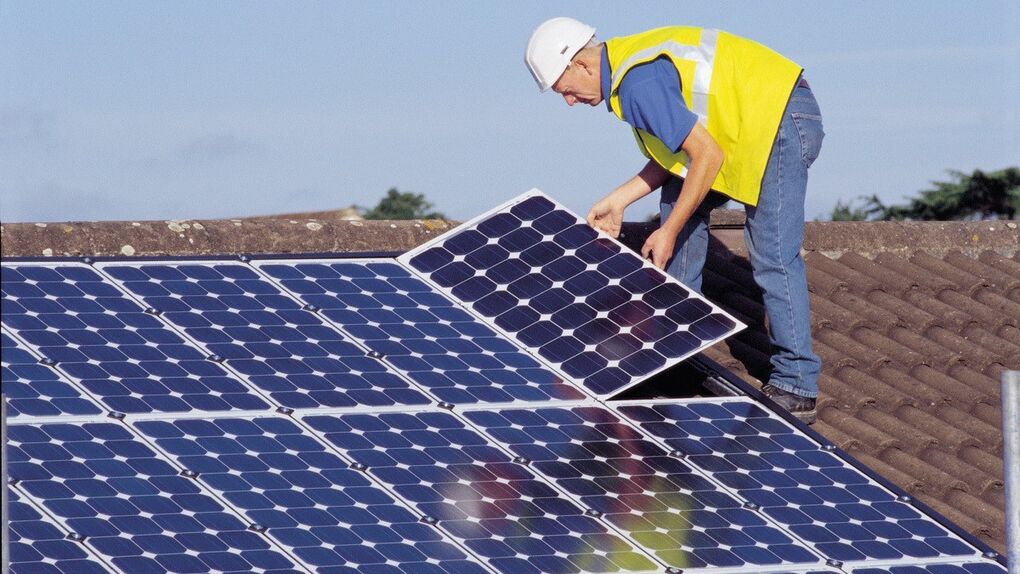 Repsol y Telefónica se juntan para instalar placas solares en las casas