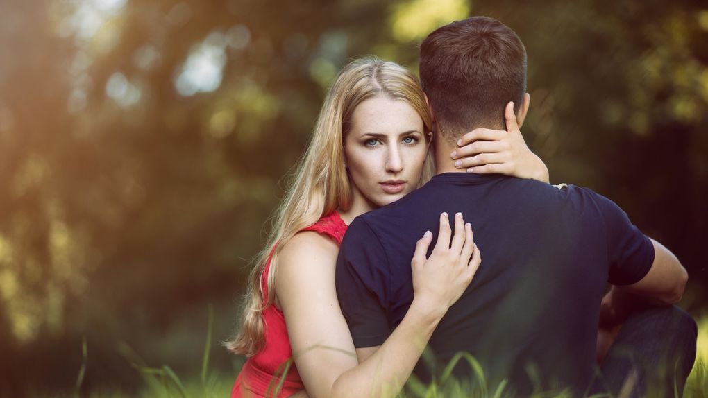 Cómo saber si tu pareja te va a poner los cuernos: 25 señales claras de  infidelidad