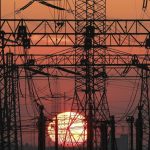 Las medidas del Gobierno restan competitividad a las eléctricas, según Fitch