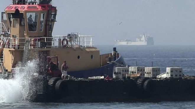 Rajoy evita convocar un 'gabinete de crisis' en plenas vacaciones pese