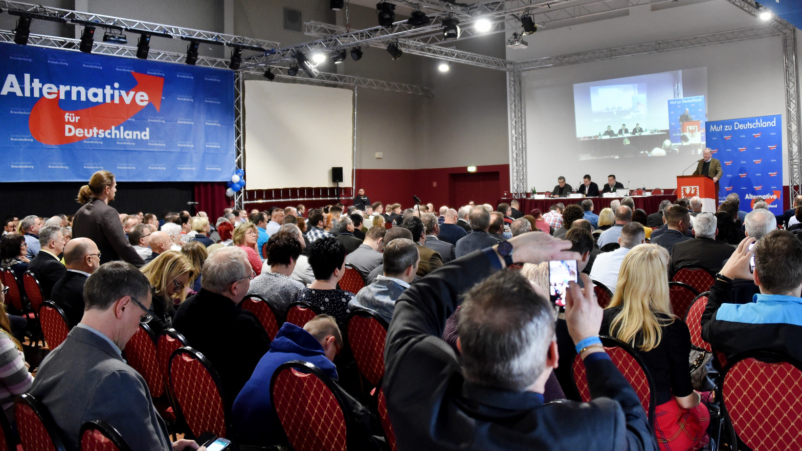El partido ultraderechista AfD será vigilado por los servicios secretos de  Alemania - Vozpópuli