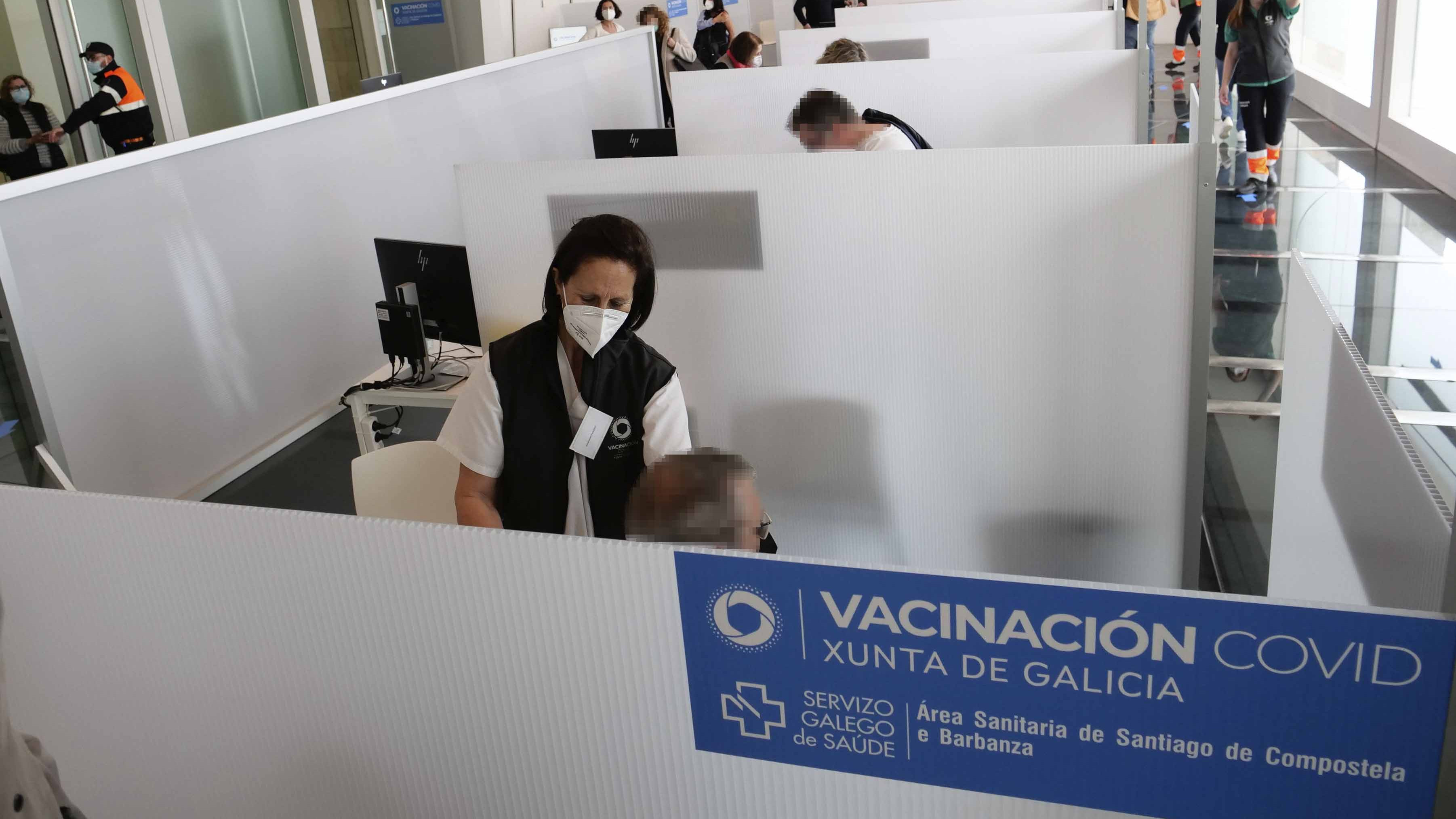 Salud Pública aplaza decisión sobre vacunar con AstraZeneca a mayores de 55