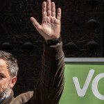 Abascal reclama a las comunidades "que dicen a oponerse a Sánchez" que levanten el toque de queda