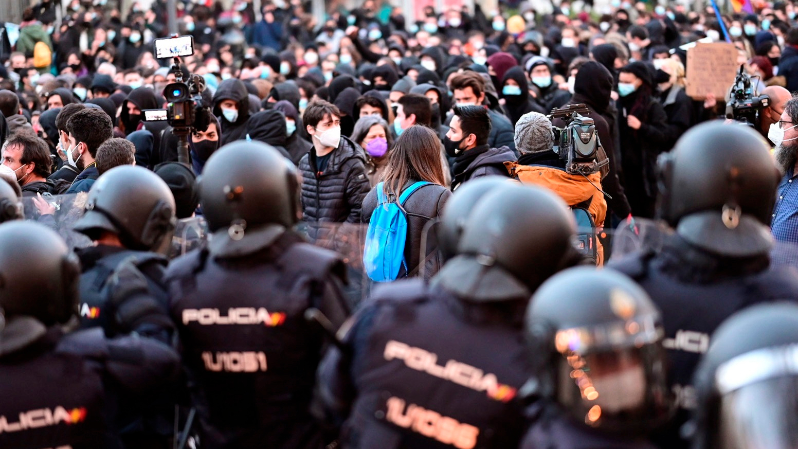La Policía bloquea la manifestación por la libertad de Pablo Hasel en Madrid