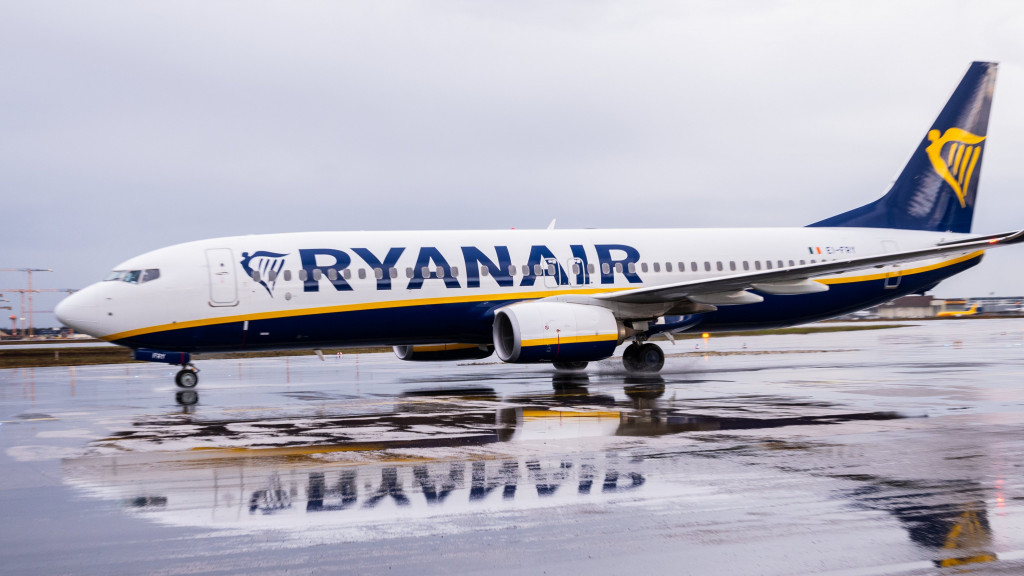 La huelga de Ryanair causa al menos ocho cancelaciones y retrasos de vuelos en El Prat