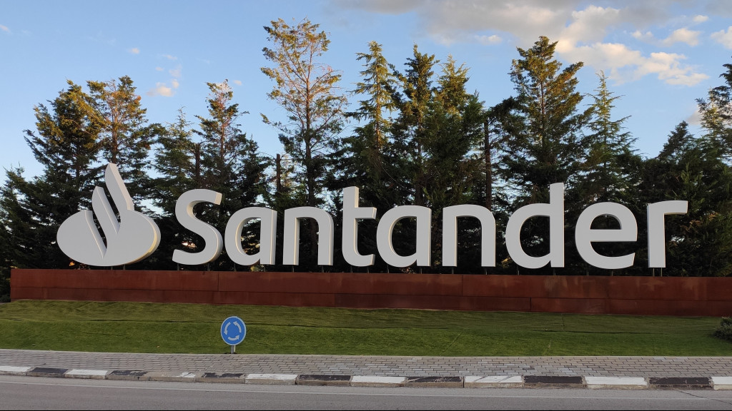 Santander eases its UK subsidiary after completely exiting the corporate banking business
