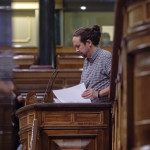 Pablo Iglesias entrega su acta de diputado en el Congreso