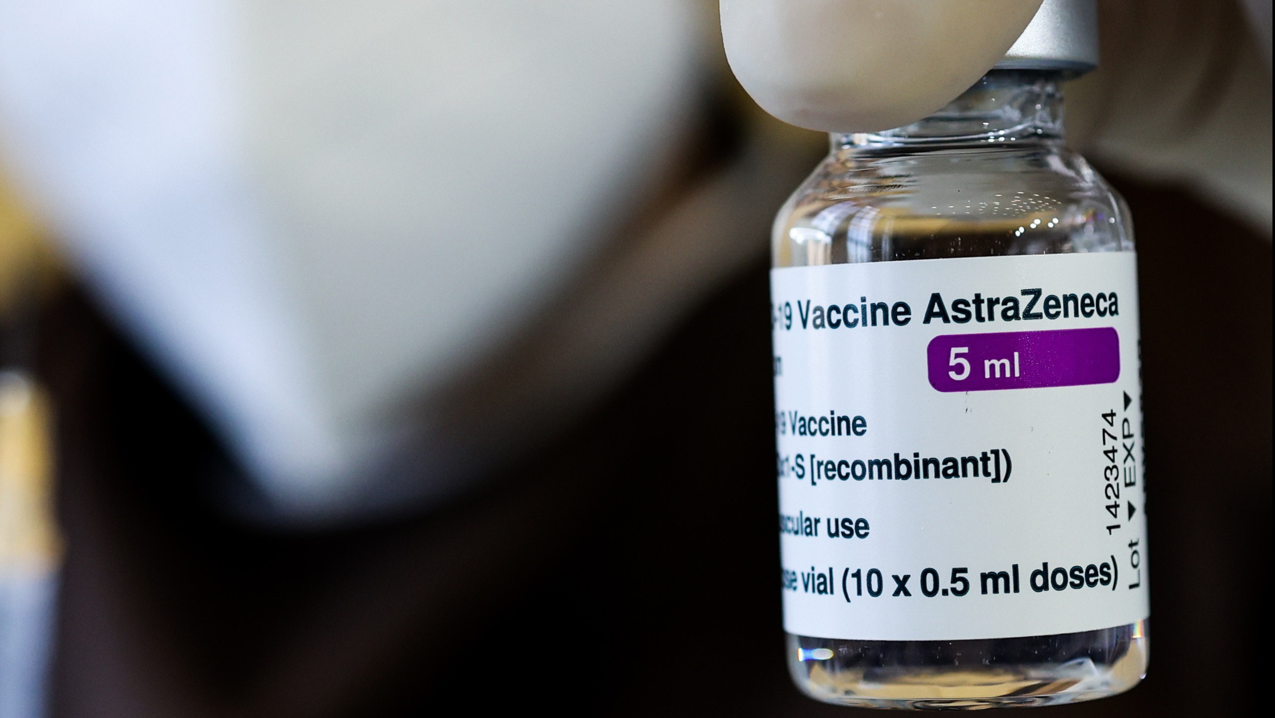 AstraZeneca rebaja al 76% la efectividad de su vacuna en su último estudio en EEUU