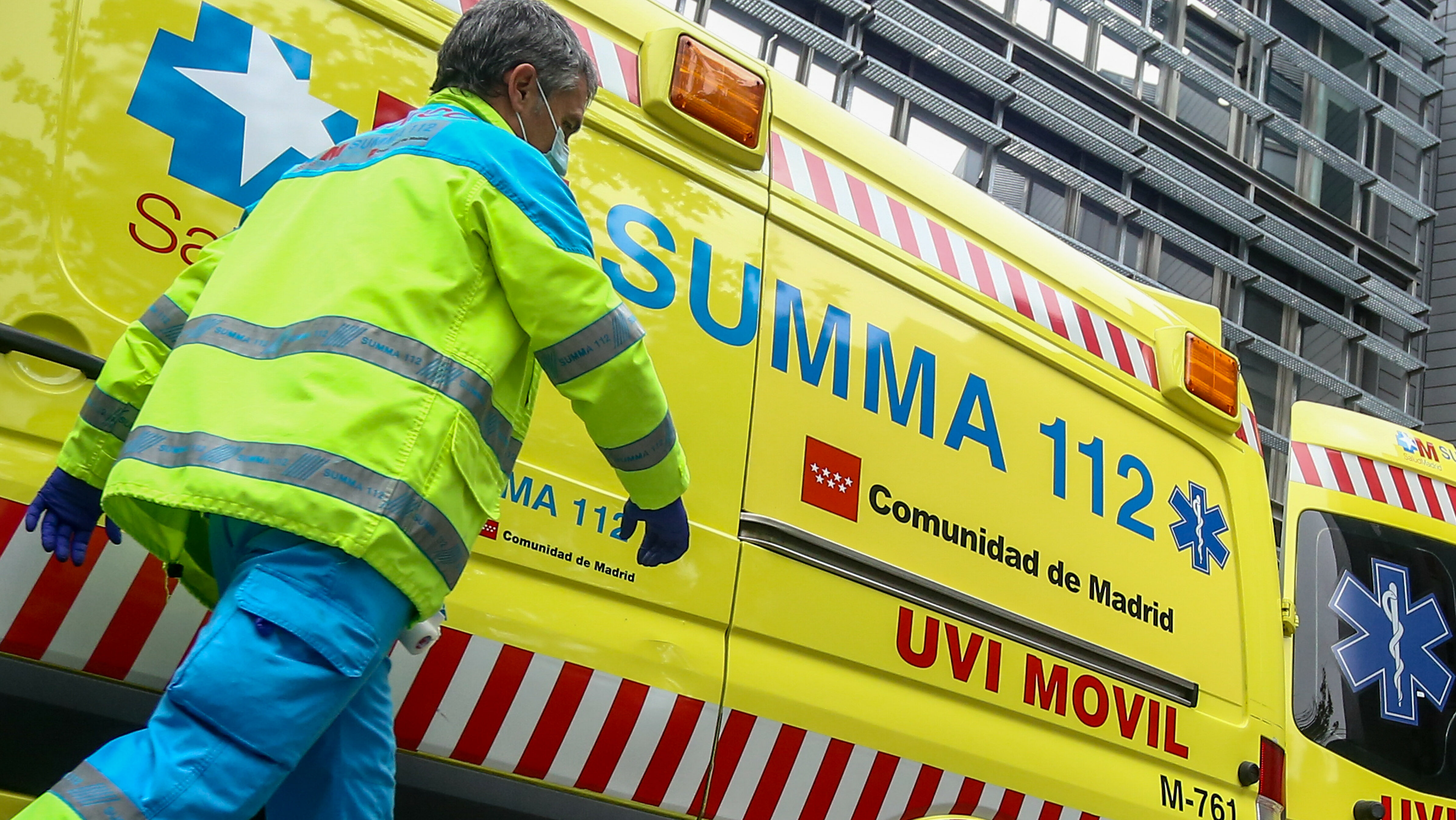 Dos operarios heridos graves en explosión de cuadro eléctrico en Fuenlabrada