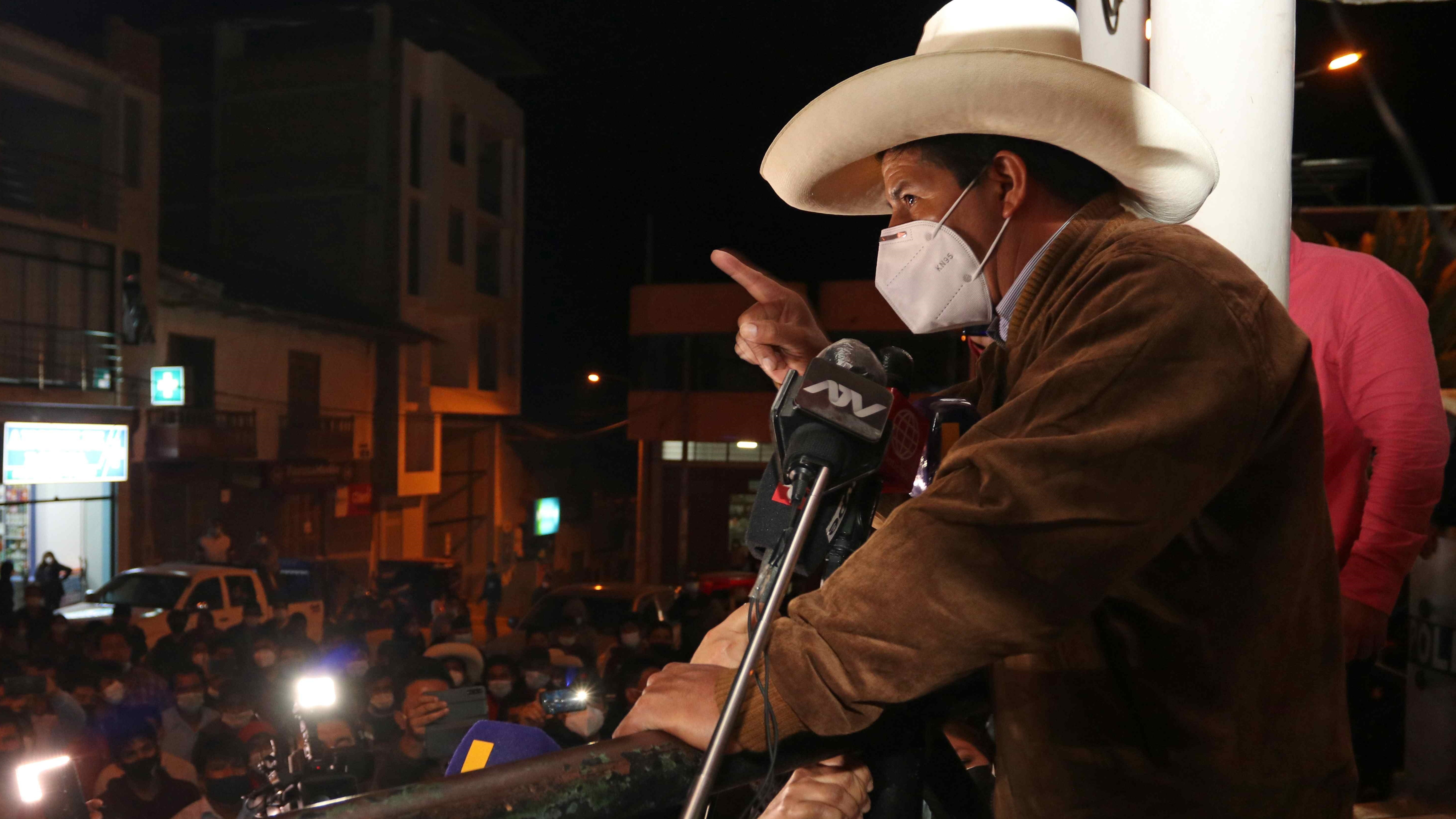 Pedro Castillo pasaría a segunda vuelta de las elecciones de Perú con un segundo aspirante