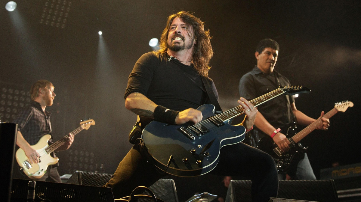 Foo Fighters aplaza a 2022 su gira europea