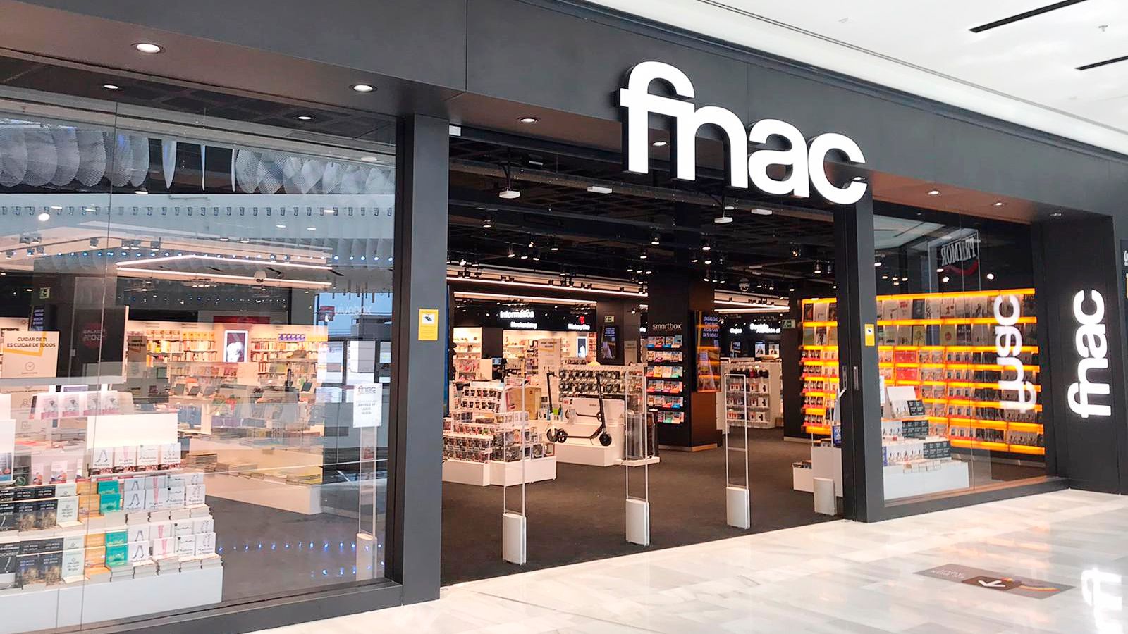 Un "error tipográfico" obliga a FNAC a vender móviles de 699 euros a 124