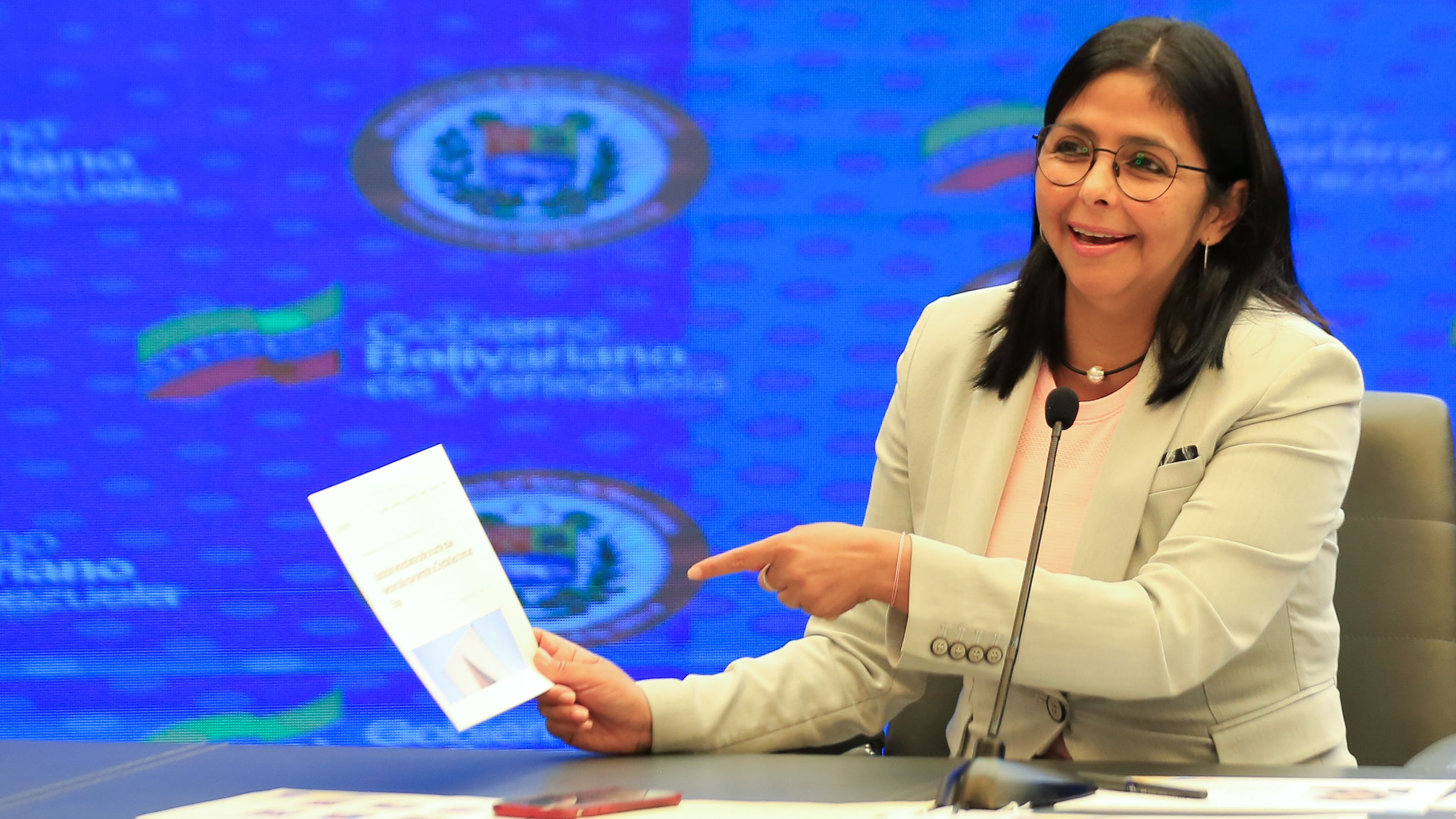 Delcy Rodríguez pide "respeto" para Nicolás Maduro en la Cumbre Iberoamericana