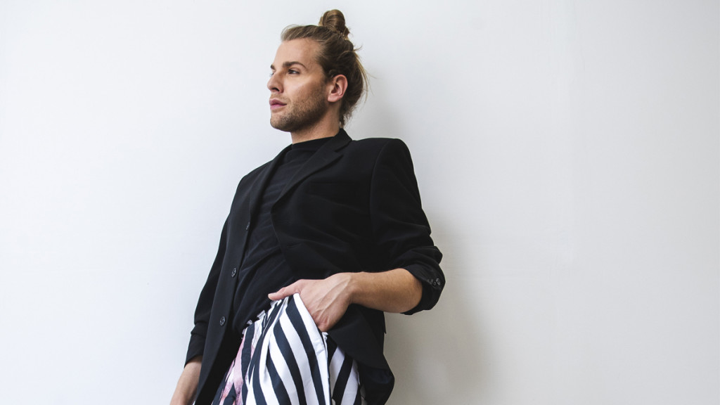 Eduardo Navarrete de concursante de TV a abanderado de la moda más