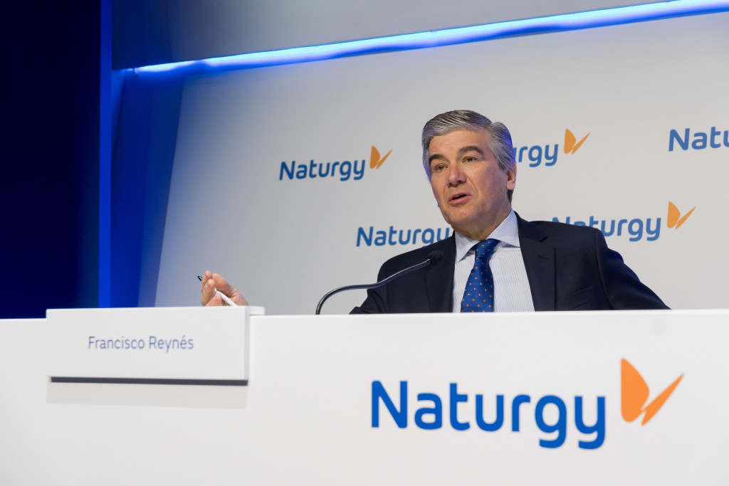 Naturgy se compromete a reducir el recorte de 1.000 empleados y a fichar una empresa de recolocación