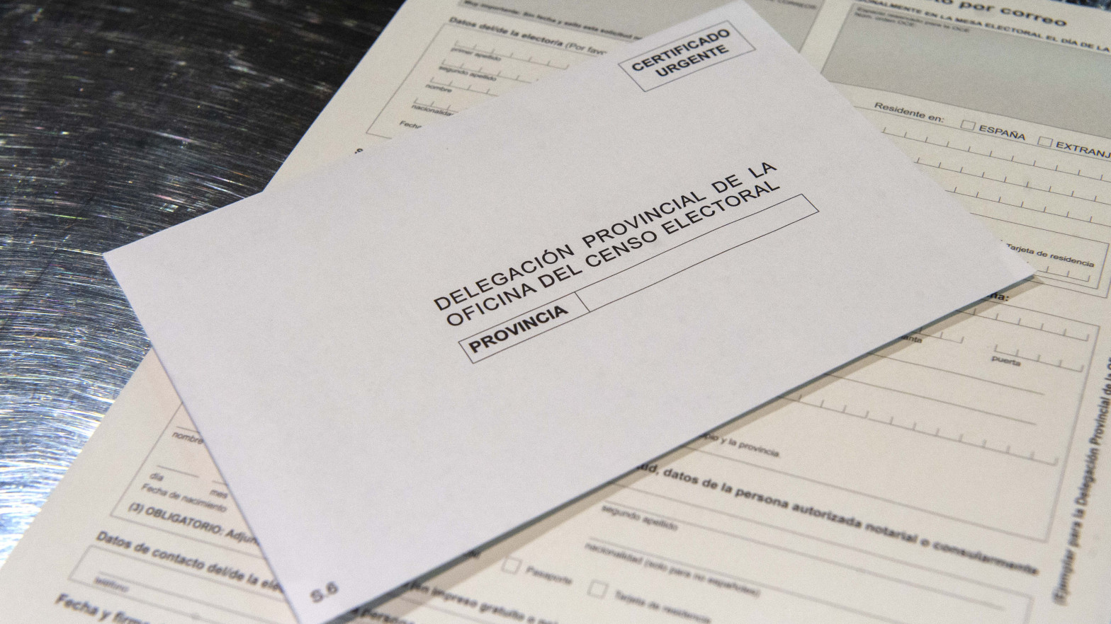 La Junta Electoral Central ordena a Correos que deje de entregar tickets con "votos emitidos" erróneos