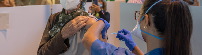 El veto de 12 CCAA a la sanidad privada deja a 7.400 enfermeras sin poner vacunas