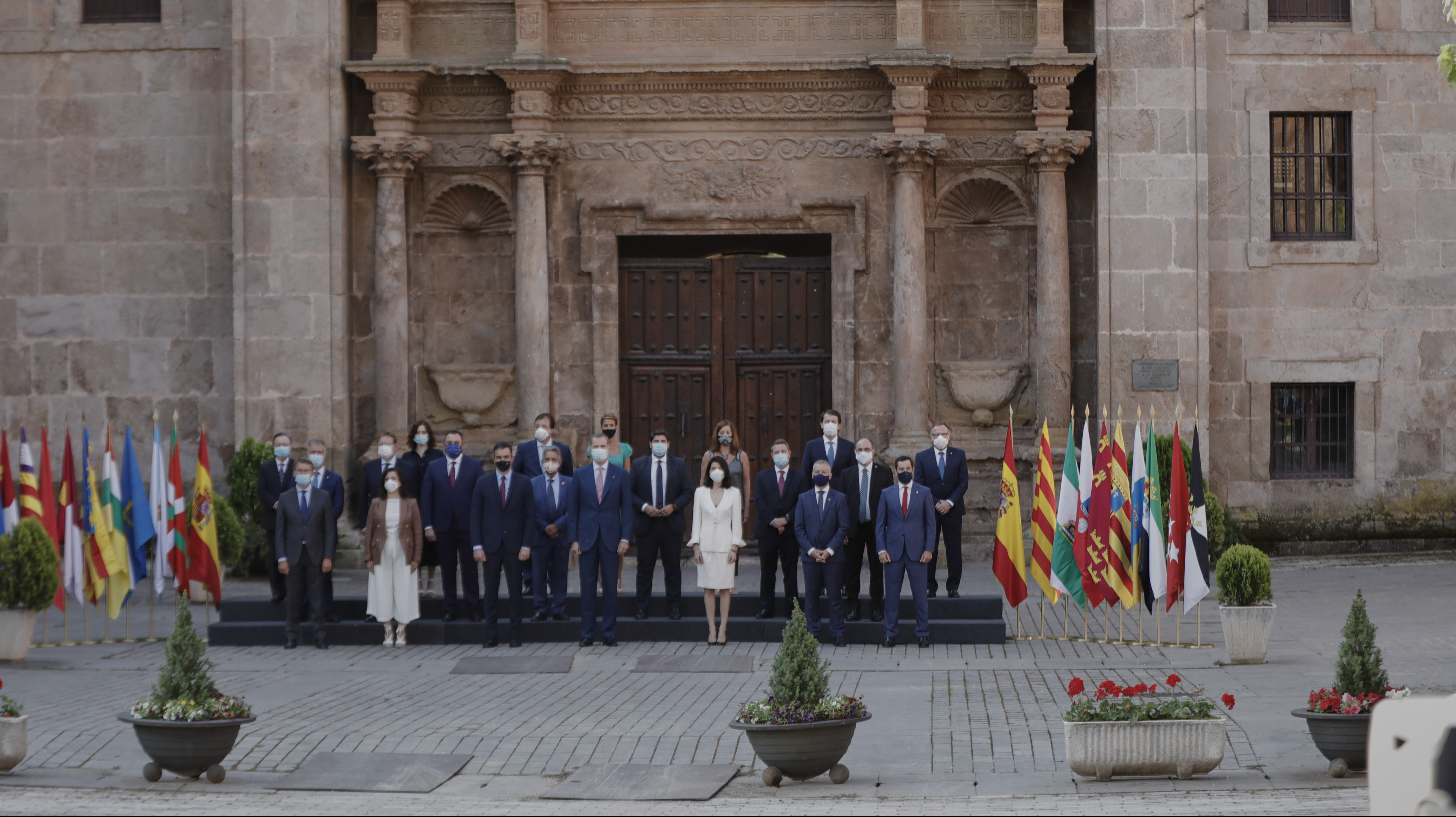 Los presidentes de las 17 Comunidades Autónomas y las Ciudades autónomas de Ceuta y Melilla, salvo el de Cataluña