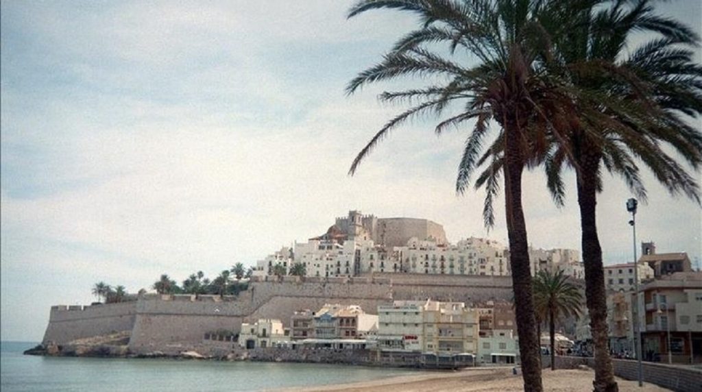 Peníscola, playa con castillo