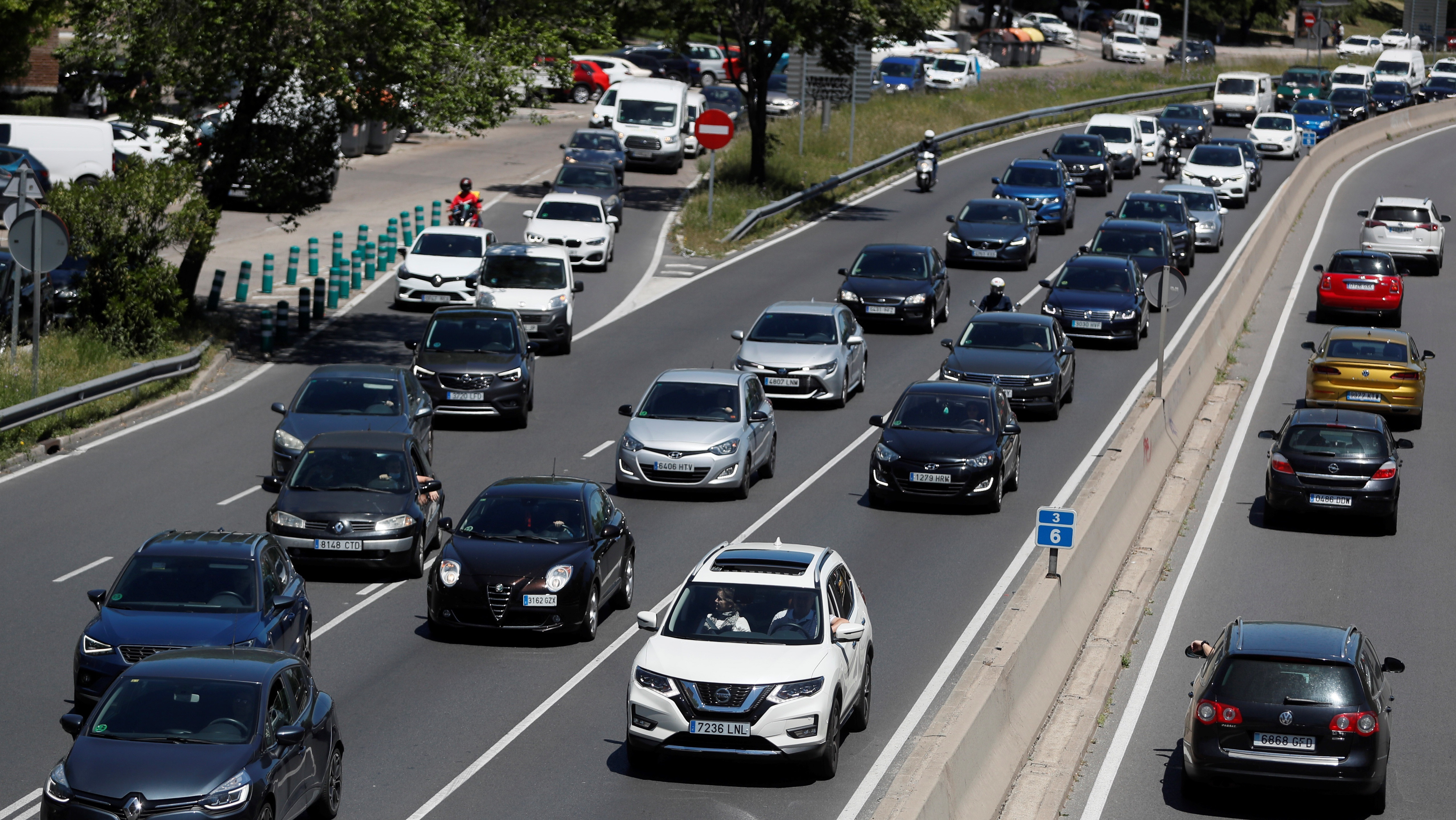 Se disparan un 42% las salidas de Madrid por carretera tras el fin de alarma